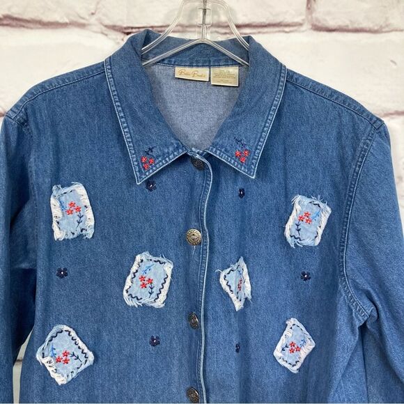 Bobbie Brooks Shirt SZ L Embellished Denim Shacket Embroidered Flowers Patches - Picture 3 of 8
